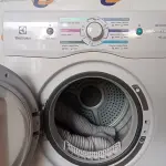 LOTE 012 - 01 SECADORA DE ROUPAS 10KG ELETROLUX 220V MODELO:ST10. (CLOSTHES DRYER) (NO ESTADO) AV9827A