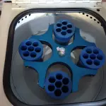 LOTE 166 - 01 CENTRIFUGA PARA LABORATÓRIO. (NO ESTADO) ATENÇÃO! FAZER A VISITAÇÃO ANTES DE ARREMATAR, NÃO SABEMOS SE FUNCIONA. LEILÃO NÃO TEM GARANTIA E NEM DEVOLUÇÃO, SUJEITO A POSSÍVEIS AVARIAS VISÍVEIS/OCULTAS E/OU AUSÊNCIA DE COMPONENTES.