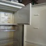 LOTE 157 - 01 GELADEIRA MARCA ELECTROLUX 220. (NO ESTADO) ATENÇÃO! FAZER A VISITAÇÃO ANTES DE ARREMATAR, NÃO SABEMOS SE FUNCIONA. LEILÃO NÃO TEM GARANTIA E NEM DEVOLUÇÃO, SUJEITO A POSSÍVEIS AVARIAS VISÍVEIS/OCULTAS E/OU AUSÊNCIA DE COMPONENTES.