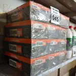 LOTE 045 - 12 CAIXAS DE REJUNTE EPÓXI. (NO ESTADO) ATENÇÃO! FAZER A VISITAÇÃO ANTES DE ARREMATAR, NÃO SABEMOS SE FUNCIONA. LEILÃO NÃO TEM GARANTIA E NEM DEVOLUÇÃO, SUJEITO A POSSÍVEIS AVARIAS VISÍVEIS/OCULTAS E/OU AUSÊNCIA DE COMPONENTES.