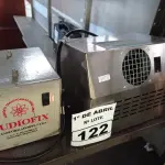 LOTE 122 - 01 TRANSFORMADOR E 01 SECADOR DE MÃOS. (NO ESTADO) ATENÇÃO! FAZER A VISITAÇÃO ANTES DE ARREMATAR, NÃO SABEMOS SE FUNCIONA. LEILÃO NÃO TEM GARANTIA E NEM DEVOLUÇÃO, SUJEITO A POSSÍVEIS AVARIAS VISÍVEIS/OCULTAS E/OU AUSÊNCIA DE COMPONENTES.