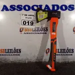 LOTE 019 - 01 MACHADINHA CAÇA E PESCA COM CABO EMBORRACHADO. (NO ESTADO) ATENÇÃO! FAZER A VISITAÇÃO ANTES DE ARREMATAR, NÃO SABEMOS SE FUNCIONA. LEILÃO NÃO TEM GARANTIA E NEM DEVOLUÇÃO, SUJEITO A POSSÍVEIS AVARIAS VISÍVEIS/OCULTAS E/OU AUSÊNCIA DE COMPONENTES.