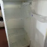 LOTE 192 - 01 GELADEIRA MARCA DAKO 220V. (NO ESTADO) ATENÇÃO! FAZER A VISITAÇÃO ANTES DE ARREMATAR, NÃO SABEMOS SE FUNCIONA. LEILÃO NÃO TEM GARANTIA E NEM DEVOLUÇÃO, SUJEITO A POSSÍVEIS AVARIAS VISÍVEIS/OCULTAS E/OU AUSÊNCIA DE COMPONENTES.