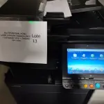 LOTE 013 - 01 MULTIFUNCIONAL MONO LASER_KYOCERA TASKALFA 5002I + GRAMPEADOR 50 FLS + GABINETE COM RODAS ; 03 MULTIFUNCIONAL MONO LASER_KYOCERA TASKALFA 3010I + GRAMPEADOR 50 FLS + GABINETE COM RODAS (NO ESTADO)