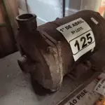 LOTE 125 - 01 MOTOR ELÉTRICO. (NO ESTADO) ATENÇÃO! FAZER A VISITAÇÃO ANTES DE ARREMATAR, NÃO SABEMOS SE FUNCIONA. LEILÃO NÃO TEM GARANTIA E NEM DEVOLUÇÃO, SUJEITO A POSSÍVEIS AVARIAS VISÍVEIS/OCULTAS E/OU AUSÊNCIA DE COMPONENTES.