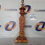 LOTE 017 - 01 ABAJUR SEM LÂMPADA E SEM CUPULA 220V. (LAMPSHADE) (NO ESTADO) BB7846F