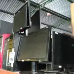 LOTE 097 - 03 CPU’S E 08 MONITORES MARCAS E MODELOS DIVERSOS PARA RETIRADA DE PEÇAS. (NO ESTADO) ATENÇÃO! FAZER A VISITAÇÃO ANTES DE ARREMATAR, NÃO SABEMOS SE FUNCIONA. LEILÃO NÃO TEM GARANTIA E NEM DEVOLUÇÃO, SUJEITO A POSSÍVEIS AVARIAS VISÍVEIS/OCULTAS E/OU AUSÊNCIA DE COMPONENTES.