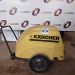 LOTE 074 - 01 MÁQUINA LAVADORA DE ALTA PRESSÃO KARCHER MODELO:HD8/15S. (HIGH PRESSURE MACHINE) (NO ESTADO) AV9499D