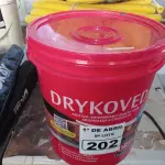 LOTE 202 - 01 BALDE DE DRYKOVEDA, ADITIVO IMPERMEABILIZANTE PARA CONCRETO E ARGAMASSA 18L.  (NO ESTADO) ATENÇÃO! FAZER A VISITAÇÃO ANTES DE ARREMATAR, NÃO SABEMOS SE FUNCIONA. LEILÃO NÃO TEM GARANTIA E NEM DEVOLUÇÃO, SUJEITO A POSSÍVEIS AVARIAS VISÍVEIS/OCULTAS E/OU AUSÊNCIA DE COMPONENTES.
