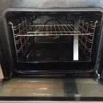 LOTE 164 - 01 FORNO ELÉTRICO DE EMBUTIR. (NO ESTADO) ATENÇÃO! FAZER A VISITAÇÃO ANTES DE ARREMATAR, NÃO SABEMOS SE FUNCIONA. LEILÃO NÃO TEM GARANTIA E NEM DEVOLUÇÃO, SUJEITO A POSSÍVEIS AVARIAS VISÍVEIS/OCULTAS E/OU AUSÊNCIA DE COMPONENTES.