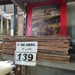 LOTE 139 - 01 LOTE COM VÁRIOS DISCOS DE VINIL. (NO ESTADO) ATENÇÃO! FAZER A VISITAÇÃO ANTES DE ARREMATAR, NÃO SABEMOS SE FUNCIONA. LEILÃO NÃO TEM GARANTIA E NEM DEVOLUÇÃO, SUJEITO A POSSÍVEIS AVARIAS VISÍVEIS/OCULTAS E/OU AUSÊNCIA DE COMPONENTES.