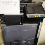 LOTE 013 - 01 MULTIFUNCIONAL MONO LASER_KYOCERA TASKALFA 5002I + GRAMPEADOR 50 FLS + GABINETE COM RODAS ; 03 MULTIFUNCIONAL MONO LASER_KYOCERA TASKALFA 3010I + GRAMPEADOR 50 FLS + GABINETE COM RODAS (NO ESTADO)