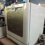 LOTE 151 - 01 LAVA LOUÇAS MARCA ELECTROLUX. (NO ESTADO) ATENÇÃO! FAZER A VISITAÇÃO ANTES DE ARREMATAR, NÃO SABEMOS SE FUNCIONA. LEILÃO NÃO TEM GARANTIA E NEM DEVOLUÇÃO, SUJEITO A POSSÍVEIS AVARIAS VISÍVEIS/OCULTAS E/OU AUSÊNCIA DE COMPONENTES.