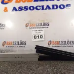 LOTE 010 - 02 PS2 PARA RETIRADA DE PEÇAS. (NO ESTADO) ATENÇÃO! FAZER A VISITAÇÃO ANTES DE ARREMATAR, NÃO SABEMOS SE FUNCIONA. LEILÃO NÃO TEM GARANTIA E NEM DEVOLUÇÃO, SUJEITO A POSSÍVEIS AVARIAS VISÍVEIS/OCULTAS E/OU AUSÊNCIA DE COMPONENTES.
