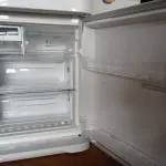 LOTE 037 - 01 REFRIGERADOR ELECTROLUX 220V MODELO: DB53. (REFRIGERATOR) (NO ESTADO) BF8677U