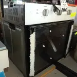 LOTE 164 - 01 FORNO ELÉTRICO DE EMBUTIR. (NO ESTADO) ATENÇÃO! FAZER A VISITAÇÃO ANTES DE ARREMATAR, NÃO SABEMOS SE FUNCIONA. LEILÃO NÃO TEM GARANTIA E NEM DEVOLUÇÃO, SUJEITO A POSSÍVEIS AVARIAS VISÍVEIS/OCULTAS E/OU AUSÊNCIA DE COMPONENTES.