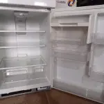 LOTE 087 - 01 REFRIGERADOR IMPORTADO. (REFRIGERATOR) (NO ESTADO) AV9851P
