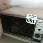 LOTE 051 - 01 FORNO ELÉTRICO MARCA FISCHER. (NO ESTADO) ATENÇÃO! FAZER A VISITAÇÃO ANTES DE ARREMATAR, NÃO SABEMOS SE FUNCIONA. LEILÃO NÃO TEM GARANTIA E NEM DEVOLUÇÃO, SUJEITO A POSSÍVEIS AVARIAS VISÍVEIS/OCULTAS E/OU AUSÊNCIA DE COMPONENTES.
