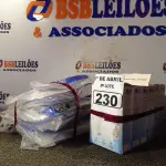 LOTE 230 - 10 MÁSCARAS DE PROTEÇÃO E 06 TERMÔMETROS DIGITAIS. (NO ESTADO) ATENÇÃO! FAZER A VISITAÇÃO ANTES DE ARREMATAR, NÃO SABEMOS SE FUNCIONA. LEILÃO NÃO TEM GARANTIA E NEM DEVOLUÇÃO, SUJEITO A POSSÍVEIS AVARIAS VISÍVEIS/OCULTAS E/OU AUSÊNCIA DE COMPONENTES.