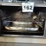 LOTE 162 - 01 FORNO ELÉTRICO MARCA FISCHER. (NO ESTADO) ATENÇÃO! FAZER A VISITAÇÃO ANTES DE ARREMATAR, NÃO SABEMOS SE FUNCIONA. LEILÃO NÃO TEM GARANTIA E NEM DEVOLUÇÃO, SUJEITO A POSSÍVEIS AVARIAS VISÍVEIS/OCULTAS E/OU AUSÊNCIA DE COMPONENTES.