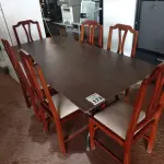 LOTE 173 - 01 MESA  COM TAMPO DE MADEIRA E BASE DE FERRO DOBRÁVEL E 06 CADEIRAS. (NO ESTADO) ATENÇÃO! FAZER A VISITAÇÃO ANTES DE ARREMATAR, NÃO SABEMOS SE FUNCIONA. LEILÃO NÃO TEM GARANTIA E NEM DEVOLUÇÃO, SUJEITO A POSSÍVEIS AVARIAS VISÍVEIS/OCULTAS E/OU AUSÊNCIA DE COMPONENTES.