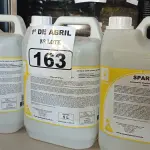 LOTE 163 - 20 LITROS DE DESINFETANTE HOSPITALAR PARA SUPERFÍCIES FIXAS E ARTIGOS NÃO CRÍTICOS.  (NO ESTADO) ATENÇÃO! FAZER A VISITAÇÃO ANTES DE ARREMATAR, NÃO SABEMOS SE FUNCIONA. LEILÃO NÃO TEM GARANTIA E NEM DEVOLUÇÃO, SUJEITO A POSSÍVEIS AVARIAS VISÍVEIS/OCULTAS E/OU AUSÊNCIA DE COMPONENTES.