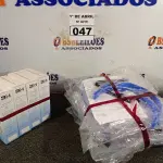 LOTE 047 - 10 MÁSCARAS DE PROTEÇÃO E 04 TERMÔMETROS DIGITAIS. (NO ESTADO) ATENÇÃO! FAZER A VISITAÇÃO ANTES DE ARREMATAR, NÃO SABEMOS SE FUNCIONA. LEILÃO NÃO TEM GARANTIA E NEM DEVOLUÇÃO, SUJEITO A POSSÍVEIS AVARIAS VISÍVEIS/OCULTAS E/OU AUSÊNCIA DE COMPONENTES.