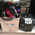 LOTE 082 - 02 RELÓGIOS DE PONTO E VÁRIOS FONES DE OUVIDO MARCAS E MODELOS DIVERSOS. (NO ESTADO) ATENÇÃO! FAZER A VISITAÇÃO ANTES DE ARREMATAR, NÃO SABEMOS SE FUNCIONA. LEILÃO NÃO TEM GARANTIA E NEM DEVOLUÇÃO, SUJEITO A POSSÍVEIS AVARIAS VISÍVEIS/OCULTAS E/OU AUSÊNCIA DE COMPONENTES.