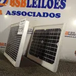 LOTE 119 - 02 PAINÉIS SOLARES 18V 10W. (NO ESTADO) ATENÇÃO! FAZER A VISITAÇÃO ANTES DE ARREMATAR, NÃO SABEMOS SE FUNCIONA. LEILÃO NÃO TEM GARANTIA E NEM DEVOLUÇÃO, SUJEITO A POSSÍVEIS AVARIAS VISÍVEIS/OCULTAS E/OU AUSÊNCIA DE COMPONENTES.