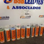 LOTE 131 - 10 TUBOS DE SPRAY SUVINIL CORES DIVERSAS. (NO ESTADO) ATENÇÃO! FAZER A VISITAÇÃO ANTES DE ARREMATAR, NÃO SABEMOS SE FUNCIONA. LEILÃO NÃO TEM GARANTIA E NEM DEVOLUÇÃO, SUJEITO A POSSÍVEIS AVARIAS VISÍVEIS/OCULTAS E/OU AUSÊNCIA DE COMPONENTES.