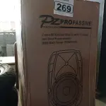 LOTE 269 - 01 CAIXA DE SOM PZ PROPASSIVE MODELO PX-12. (NO ESTADO) ATENÇÃO! FAZER A VISITAÇÃO ANTES DE ARREMATAR, NÃO SABEMOS SE FUNCIONA. LEILÃO NÃO TEM GARANTIA E NEM DEVOLUÇÃO, SUJEITO A POSSÍVEIS AVARIAS VISÍVEIS/OCULTAS E/OU AUSÊNCIA DE COMPONENTES.