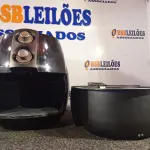 LOTE 457 - 01 AIR FRY MARCA CADENCE. (NO ESTADO) ATENÇÃO! FAZER A VISITAÇÃO ANTES DE ARREMATAR, NÃO SABEMOS SE FUNCIONA. LEILÃO NÃO TEM GARANTIA E NEM DEVOLUÇÃO, SUJEITO A POSSÍVEIS AVARIAS VISÍVEIS/OCULTAS E/OU AUSÊNCIA DE COMPONENTES.