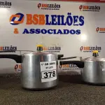 LOTE 378 - 02 PANELAS DE PRESSÃO. (NO ESTADO) ATENÇÃO! FAZER A VISITAÇÃO ANTES DE ARREMATAR, NÃO SABEMOS SE FUNCIONA. LEILÃO NÃO TEM GARANTIA E NEM DEVOLUÇÃO, SUJEITO A POSSÍVEIS AVARIAS VISÍVEIS/OCULTAS E/OU AUSÊNCIA DE COMPONENTES.