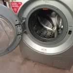 LOTE 386 - 01 LAVADORA LG 10KG. (NO ESTADO) ATENÇÃO! FAZER A VISITAÇÃO ANTES DE ARREMATAR, NÃO SABEMOS SE FUNCIONA. LEILÃO NÃO TEM GARANTIA E NEM DEVOLUÇÃO, SUJEITO A POSSÍVEIS AVARIAS VISÍVEIS/OCULTAS E/OU AUSÊNCIA DE COMPONENTES.