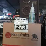 LOTE 273 - 02 CAIXAS COM BISNAGAS DE ÁLCOOL EM GEL 90G. (NO ESTADO) ATENÇÃO! FAZER A VISITAÇÃO ANTES DE ARREMATAR, NÃO SABEMOS SE FUNCIONA. LEILÃO NÃO TEM GARANTIA E NEM DEVOLUÇÃO, SUJEITO A POSSÍVEIS AVARIAS VISÍVEIS/OCULTAS E/OU AUSÊNCIA DE COMPONENTES.