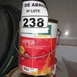 LOTE 238 - 03 GALÕES DE ESMALTE SINTÉTICO HIPERLAR 3L SENDO 02 NA COR AMARELO. (NO ESTADO) ATENÇÃO! FAZER A VISITAÇÃO ANTES DE ARREMATAR, NÃO SABEMOS SE FUNCIONA. LEILÃO NÃO TEM GARANTIA E NEM DEVOLUÇÃO, SUJEITO A POSSÍVEIS AVARIAS VISÍVEIS/OCULTAS E/OU AUSÊNCIA DE COMPONENTES.