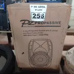 LOTE 256 - 01 CAIXA DE SOM PZ PROPASSIVE MODELO PX-12. (NO ESTADO) ATENÇÃO! FAZER A VISITAÇÃO ANTES DE ARREMATAR, NÃO SABEMOS SE FUNCIONA. LEILÃO NÃO TEM GARANTIA E NEM DEVOLUÇÃO, SUJEITO A POSSÍVEIS AVARIAS VISÍVEIS/OCULTAS E/OU AUSÊNCIA DE COMPONENTES.