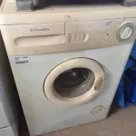 LOTE 519 - 01 FOGÃO A GÁS 04 BOCAS E 01 LAVADORA DE ROUPAS PARA RETIRADA DE PEÇAS. (NO ESTADO) ATENÇÃO! FAZER A VISITAÇÃO ANTES DE ARREMATAR, NÃO SABEMOS SE FUNCIONA. LEILÃO NÃO TEM GARANTIA E NEM DEVOLUÇÃO, SUJEITO A POSSÍVEIS AVARIAS VISÍVEIS/OCULTAS E/OU AUSÊNCIA DE COMPONENTES.