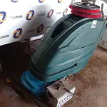 LOTE 349 - 01 LAVADORA DE PISOS. (NO ESTADO) ATENÇÃO! FAZER A VISITAÇÃO ANTES DE ARREMATAR, NÃO SABEMOS SE FUNCIONA. LEILÃO NÃO TEM GARANTIA E NEM DEVOLUÇÃO, SUJEITO A POSSÍVEIS AVARIAS VISÍVEIS/OCULTAS E/OU AUSÊNCIA DE COMPONENTES.