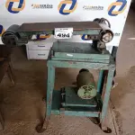 LOTE 494 - 01 LIXADEIRA DE CINTA PARA MARCENARIA. (NO ESTADO) ATENÇÃO! FAZER A VISITAÇÃO ANTES DE ARREMATAR, NÃO SABEMOS SE FUNCIONA. LEILÃO NÃO TEM GARANTIA E NEM DEVOLUÇÃO, SUJEITO A POSSÍVEIS AVARIAS VISÍVEIS/OCULTAS E/OU AUSÊNCIA DE COMPONENTES.
