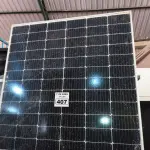 LOTE 407 - 01 PLACA SOLAR 41V 445W COM AVARIAS. (NO ESTADO) ATENÇÃO! FAZER A VISITAÇÃO ANTES DE ARREMATAR, NÃO SABEMOS SE FUNCIONA. LEILÃO NÃO TEM GARANTIA E NEM DEVOLUÇÃO, SUJEITO A POSSÍVEIS AVARIAS VISÍVEIS/OCULTAS E/OU AUSÊNCIA DE COMPONENTES.