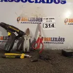 LOTE 314 - 02 ALICATES, 01 PARAFUSADEIRA E 01 TESOURA. (NO ESTADO) ATENÇÃO! FAZER A VISITAÇÃO ANTES DE ARREMATAR, NÃO SABEMOS SE FUNCIONA. LEILÃO NÃO TEM GARANTIA E NEM DEVOLUÇÃO, SUJEITO A POSSÍVEIS AVARIAS VISÍVEIS/OCULTAS E/OU AUSÊNCIA DE COMPONENTES.