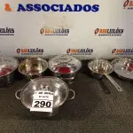 LOTE 290 - 01 JOGO DE PANELAS. (NO ESTADO) ATENÇÃO! FAZER A VISITAÇÃO ANTES DE ARREMATAR, NÃO SABEMOS SE FUNCIONA. LEILÃO NÃO TEM GARANTIA E NEM DEVOLUÇÃO, SUJEITO A POSSÍVEIS AVARIAS VISÍVEIS/OCULTAS E/OU AUSÊNCIA DE COMPONENTES.