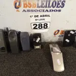 LOTE 288 - 07 CELULARES ANTIGOS MARCAS E MODELOS DIVERSOS. (NO ESTADO) ATENÇÃO! FAZER A VISITAÇÃO ANTES DE ARREMATAR, NÃO SABEMOS SE FUNCIONA. LEILÃO NÃO TEM GARANTIA E NEM DEVOLUÇÃO, SUJEITO A POSSÍVEIS AVARIAS VISÍVEIS/OCULTAS E/OU AUSÊNCIA DE COMPONENTES.