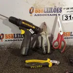 LOTE 314 - 02 ALICATES, 01 PARAFUSADEIRA E 01 TESOURA. (NO ESTADO) ATENÇÃO! FAZER A VISITAÇÃO ANTES DE ARREMATAR, NÃO SABEMOS SE FUNCIONA. LEILÃO NÃO TEM GARANTIA E NEM DEVOLUÇÃO, SUJEITO A POSSÍVEIS AVARIAS VISÍVEIS/OCULTAS E/OU AUSÊNCIA DE COMPONENTES.