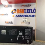 LOTE 348 - 01 CAIXA DE SOM AUTOMOTIVA E 01 DISQUETEIRA. (NO ESTADO) ATENÇÃO! FAZER A VISITAÇÃO ANTES DE ARREMATAR, NÃO SABEMOS SE FUNCIONA. LEILÃO NÃO TEM GARANTIA E NEM DEVOLUÇÃO, SUJEITO A POSSÍVEIS AVARIAS VISÍVEIS/OCULTAS E/OU AUSÊNCIA DE COMPONENTES.