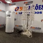 LOTE 350 - 02 ABAJURES. (NO ESTADO) ATENÇÃO! FAZER A VISITAÇÃO ANTES DE ARREMATAR, NÃO SABEMOS SE FUNCIONA. LEILÃO NÃO TEM GARANTIA E NEM DEVOLUÇÃO, SUJEITO A POSSÍVEIS AVARIAS VISÍVEIS/OCULTAS E/OU AUSÊNCIA DE COMPONENTES.