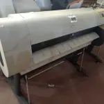 LOTE 496 - 01 PLOTTER MARCA CANON MODELO IPF 710.  (NO ESTADO) ATENÇÃO! FAZER A VISITAÇÃO ANTES DE ARREMATAR, NÃO SABEMOS SE FUNCIONA. LEILÃO NÃO TEM GARANTIA E NEM DEVOLUÇÃO, SUJEITO A POSSÍVEIS AVARIAS VISÍVEIS/OCULTAS E/OU AUSÊNCIA DE COMPONENTES.
