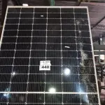 LOTE 440 - 01 PLACA SOLAR 41V 445W COM AVARIAS. (NO ESTADO) ATENÇÃO! FAZER A VISITAÇÃO ANTES DE ARREMATAR, NÃO SABEMOS SE FUNCIONA. LEILÃO NÃO TEM GARANTIA E NEM DEVOLUÇÃO, SUJEITO A POSSÍVEIS AVARIAS VISÍVEIS/OCULTAS E/OU AUSÊNCIA DE COMPONENTES.