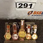 LOTE 291 - 05 RELÓGIOS MARCAS E MODELOS DIVERSOS. (NO ESTADO) ATENÇÃO! FAZER A VISITAÇÃO ANTES DE ARREMATAR, NÃO SABEMOS SE FUNCIONA. LEILÃO NÃO TEM GARANTIA E NEM DEVOLUÇÃO, SUJEITO A POSSÍVEIS AVARIAS VISÍVEIS/OCULTAS E/OU AUSÊNCIA DE COMPONENTES.